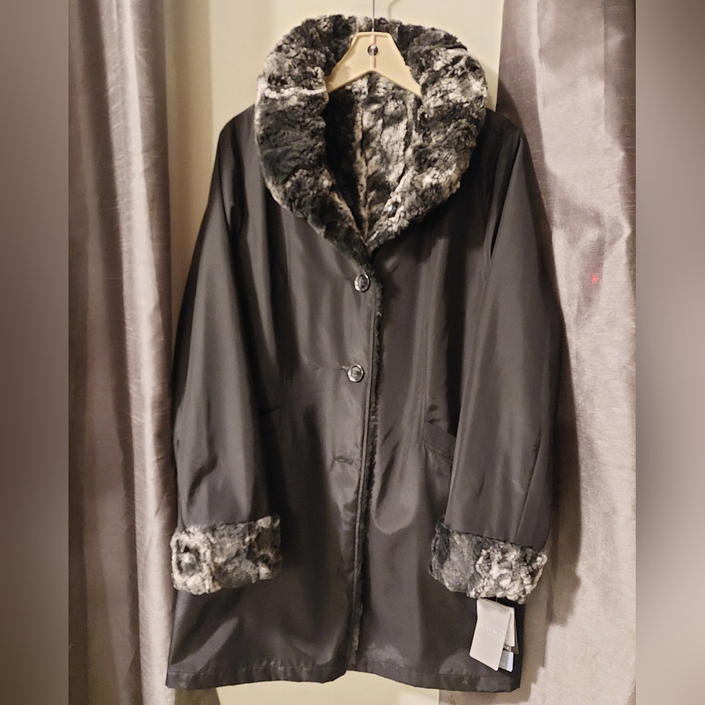 Laura Canada Ladies' Coat, XL